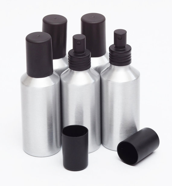 Aluminm bottle with black perfume mist sprayers (2)