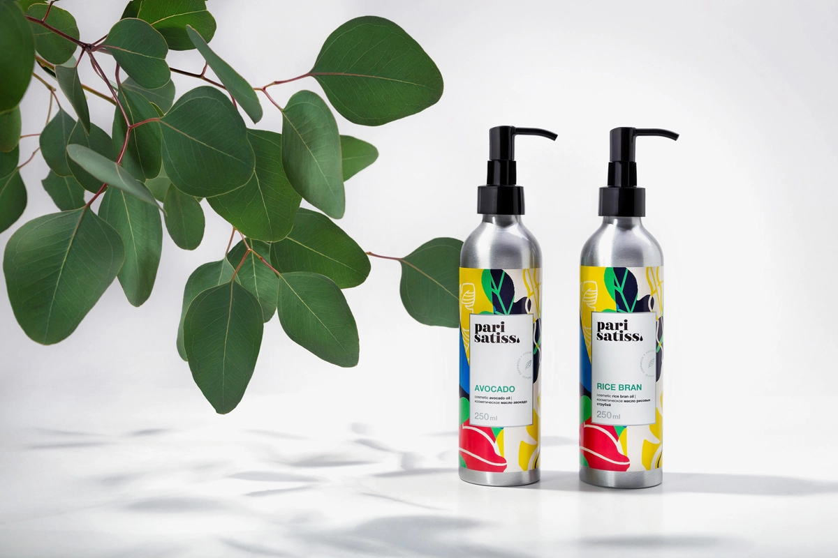 Алюминиевая бутылка Pari Satiss объемом 250 мл для салона красоты.
