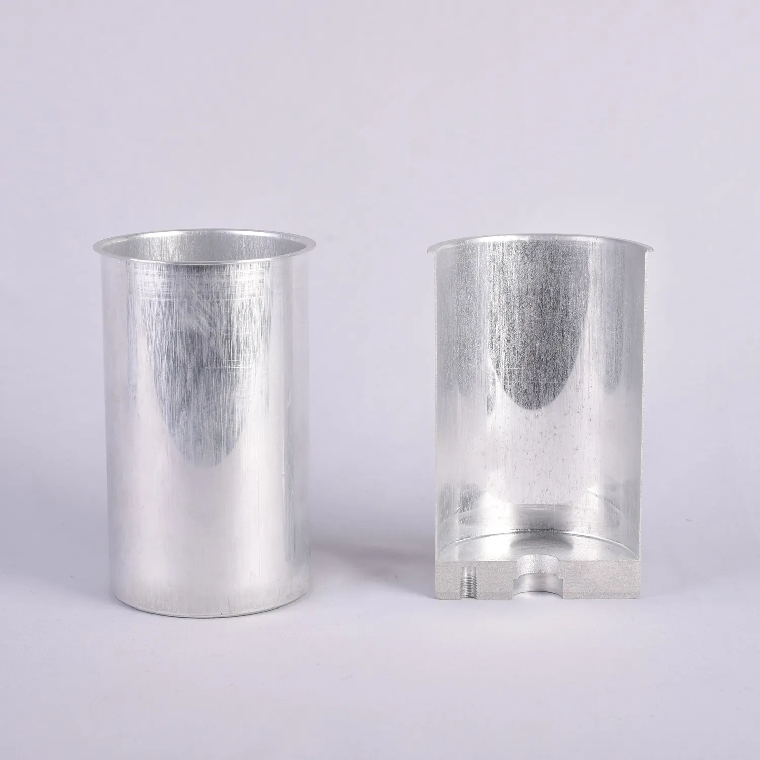 Cartouche en aluminium pour grenade fumigène