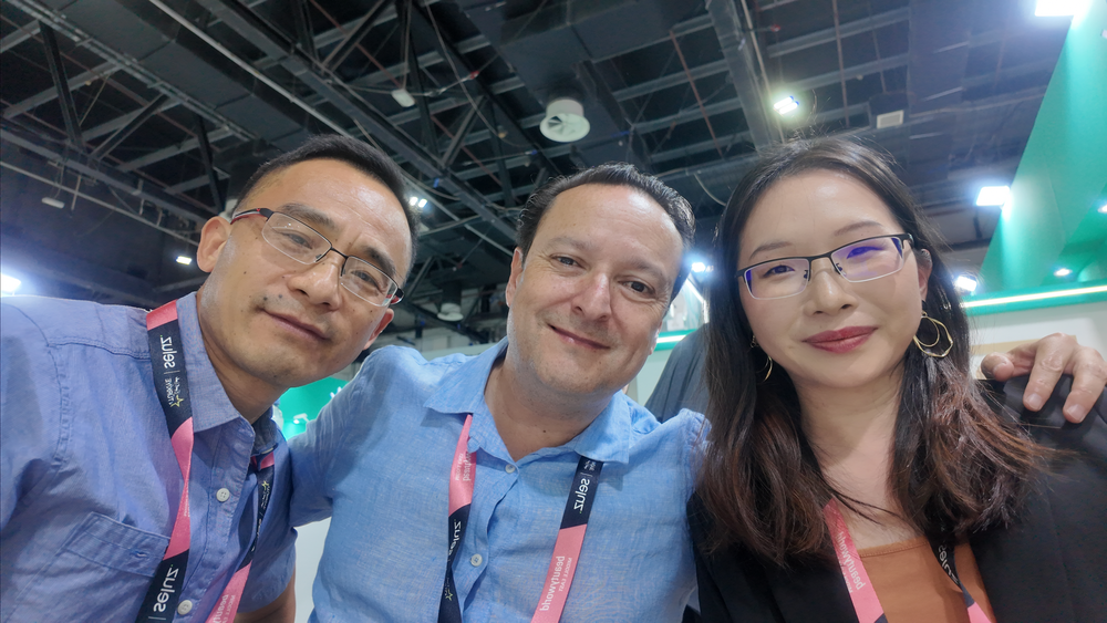 Glänzende Aluminiumverpackungen werden auf der Beautyworld Middle East 2025 präsentiert – Stärkung der Zusammenarbeit im Bereich Beauty-Verpackungen im Nahen Osten 3 Shining Beautyworld Naher Osten 2025