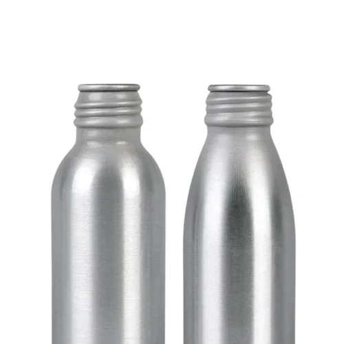 زجاجة مشروبات من الألومنيوم