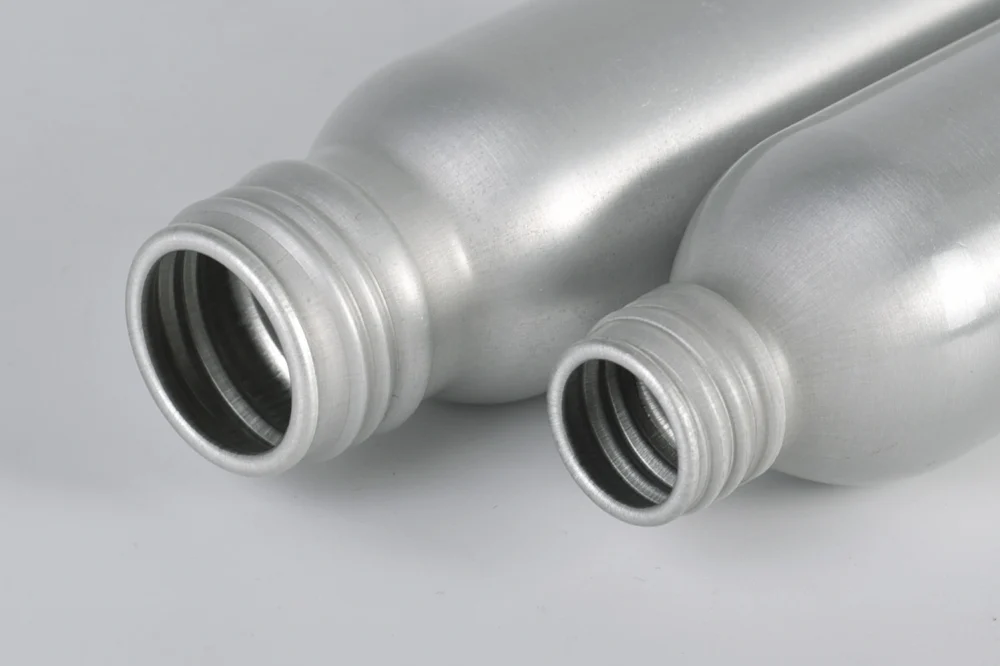 زجاجة مشروب طاقة من الألومنيوم وغطاء