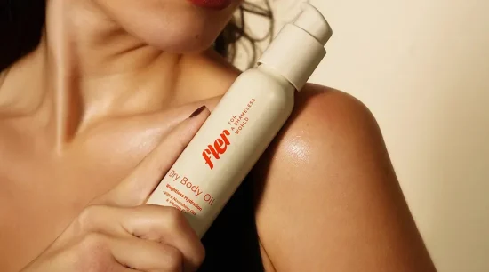 Fler_Dry-Body-Oil_Model-Application