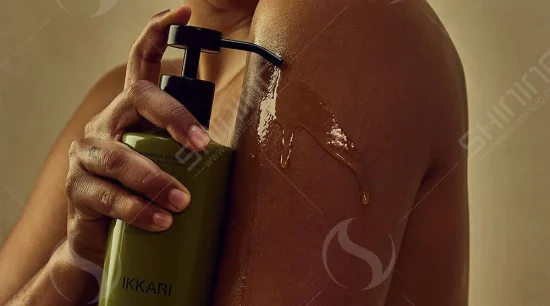 Ikkari_Body-Care_Pump-Bottle_Model-Application