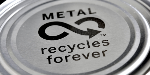 عبوات معدنية مستدامة